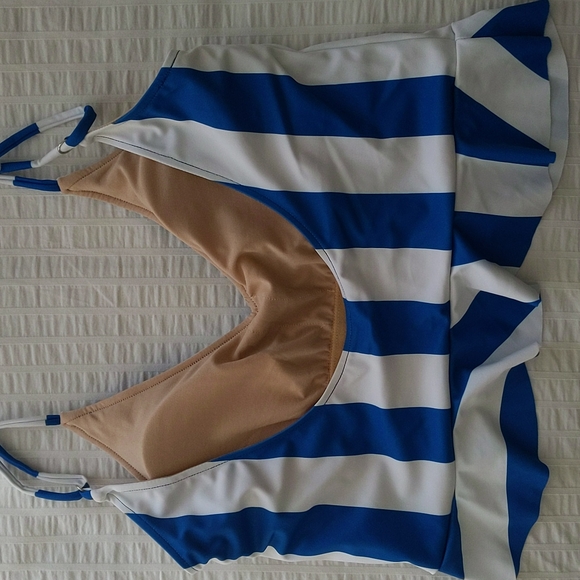 Kortni Jeane Swim Top - Picture 2 of 4